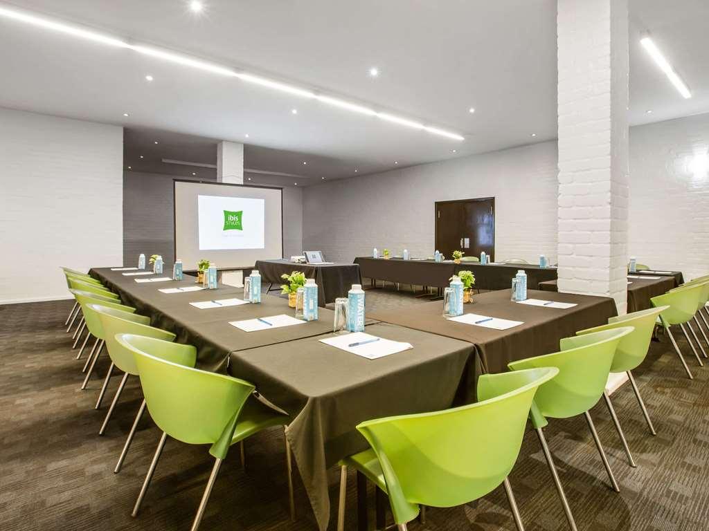Ibis Styles Karratha Hotel Instalações foto
