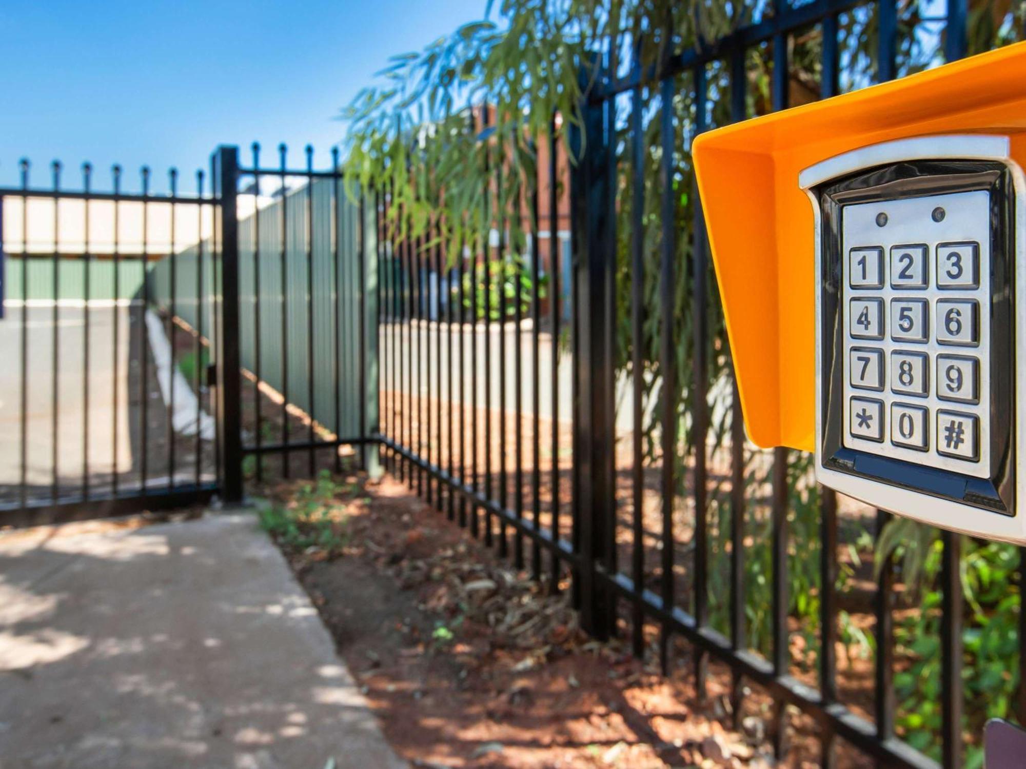 Ibis Styles Karratha Hotel Exterior foto